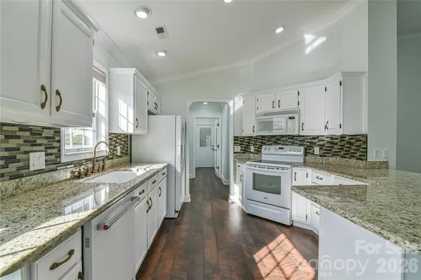 Property Slideshow image 3 of 29 | 4 heather way b, Candler, NC, 28715