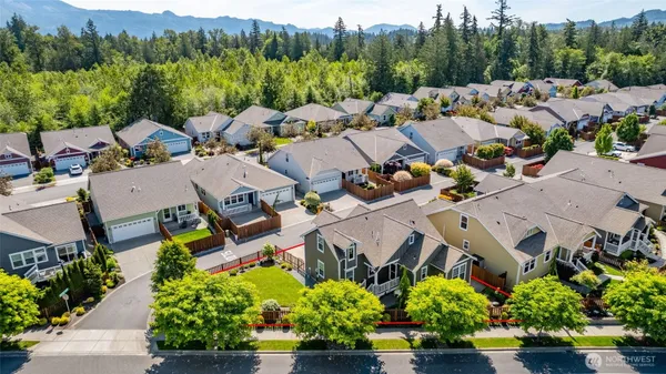 Property Slideshow image 2 of 33 | 232 sinclair aly, Mount Vernon, WA, 98274
