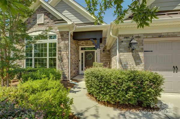 Property Slideshow image 2 of 48 | 14916 creeks edge dr, Charlotte, NC, 28278