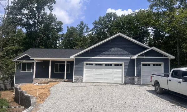 Property Slideshow image 2 of 13 | 20 rolling green ct, Crossville, TN, 38558