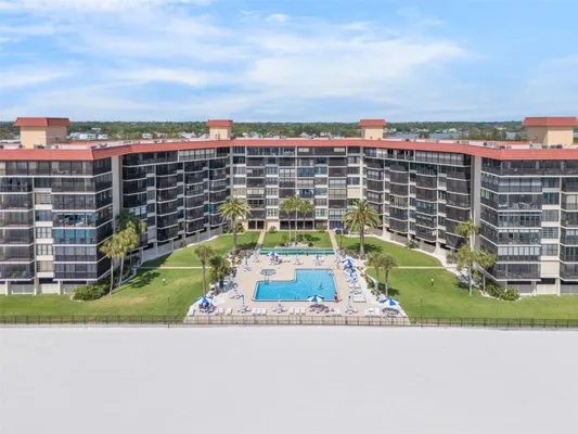 Property Slideshow image 2 of 33 | 18304 gulf blvd 105, Redington Shores, FL, 33708