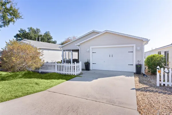 Property Slideshow image 3 of 44 | 17353 se 78th harmony cir, The Villages, FL, 32162