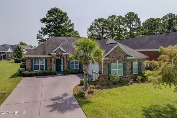 Property Slideshow image 2 of 56 | 913 meadowlands trl, Calabash, NC, 28467