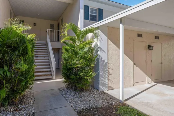 Property Slideshow image 2 of 75 | 821 montrose dr unit 103, Venice, FL, 34293