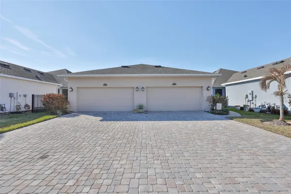 Property Slideshow image 3 of 49 | 13908 kingfisher glen dr, Lithia, FL, 33547