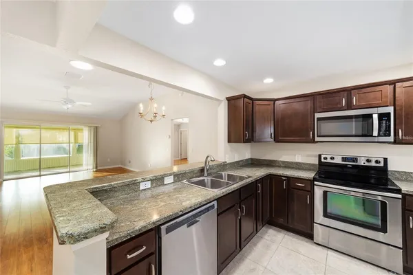 Property Slideshow image 3 of 56 | 926 long leaf ln, The Villages, FL, 32163