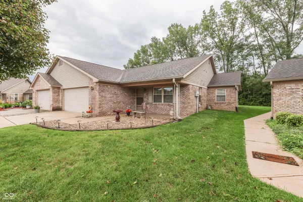Property Slideshow image 2 of 45 | 4025 oak trail dr, Indianapolis, IN, 46237