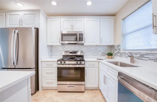Property Slideshow image 3 of 76 | 5940 30th ave 115, Gulfport, FL, 33707