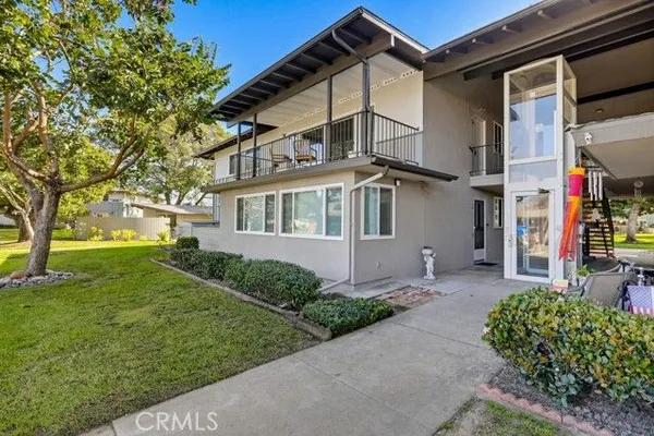 Property Slideshow image 2 of 48 | 13342 del monte dr apt 5p, Seal Beach, CA, 90740