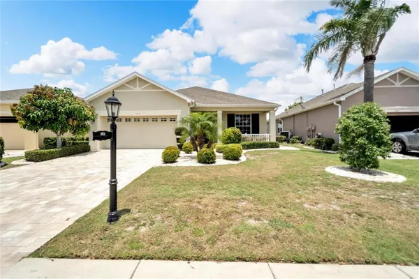 Property Slideshow image 2 of 67 | 1013 emerald dunes dr, Sun City Center, FL, 33573