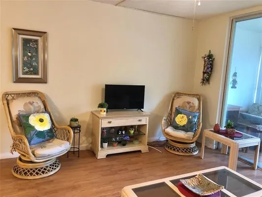 Property Slideshow image 3 of 19 | 6161 nw 57th ct apt 207, Tamarac, FL, 33319