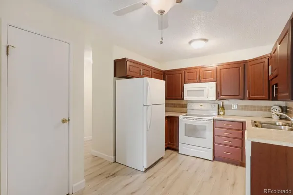 Property Slideshow image 3 of 19 | 13609 e cornell ave 102, Aurora, CO, 80014