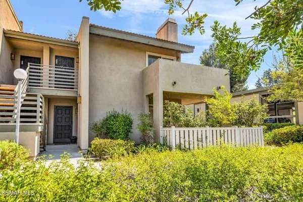 Property Slideshow image 2 of 52 | 224 oakleaf dr apt 102, Thousand Oaks, CA, 91360