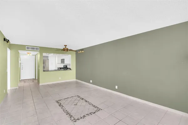 Property Slideshow image 3 of 49 | 6158 palma del mar blvd s apt 505, St Petersburg, FL, 33715
