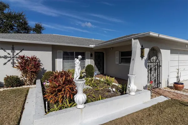 Property Slideshow image 2 of 63 | 10721 footprint ln, Port Richey, FL, 34668
