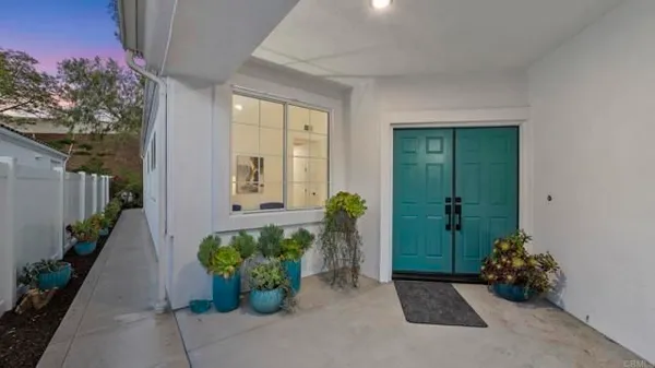 Property Slideshow image 3 of 48 | 4888 thebes way, Oceanside, CA, 92056