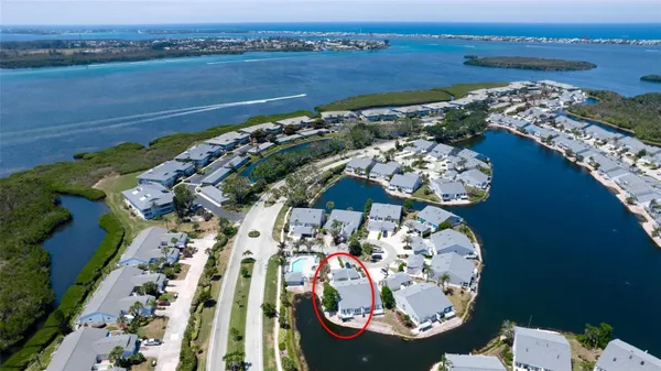 Property Slideshow image 2 of 46 | 1011 ibis ct, Bradenton, FL, 34209
