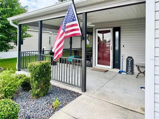 Property Slideshow image 2 of 22 | 810 roseapple ave, Lady Lake, FL, 32159