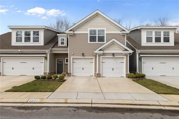 Property Slideshow image 2 of 50 | 4620 longleaf pl, Chesapeake, VA, 23321