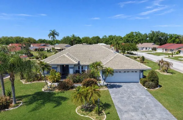 Property Slideshow image 3 of 53 | 2003 new bedford dr, Sun City Center, FL, 33573