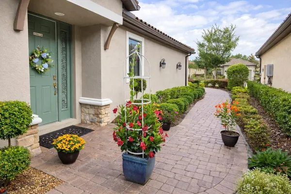 Property Slideshow image 2 of 44 | 8412 alberata vista dr, Tampa, FL, 33647