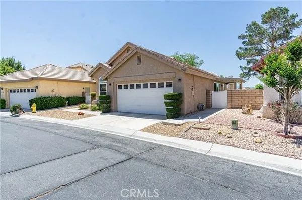 Property Slideshow image 2 of 39 | 11342 sawgrass bnd, Apple Valley, CA, 92308