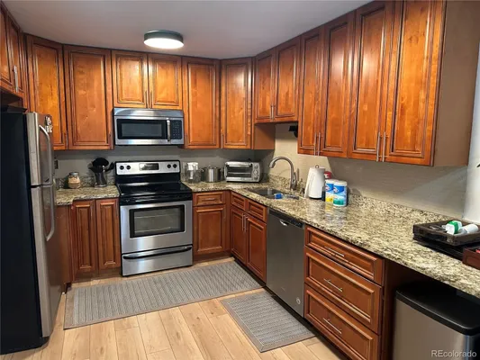Property Slideshow image 3 of 24 | 615 s clinton st apt 9b, Denver, CO, 80247