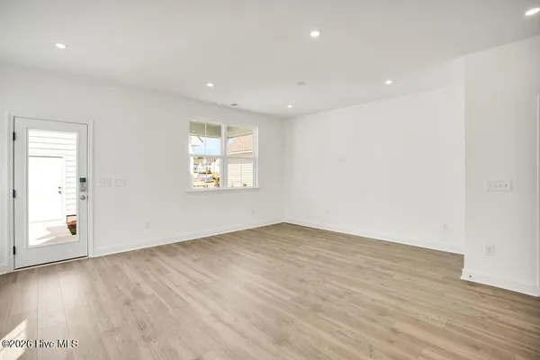 Property Slideshow image 3 of 27 | 409 starship run, Wilmington, NC, 28412