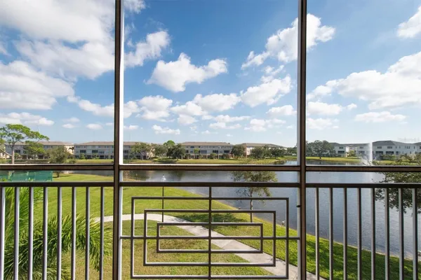 Property Slideshow image 2 of 68 | 7069 key haven rd 302, Seminole, FL, 33777