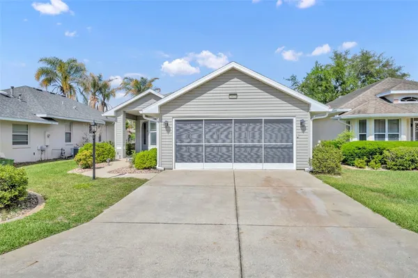 Property Slideshow image 3 of 40 | 21630 regency park ln, Leesburg, FL, 34748