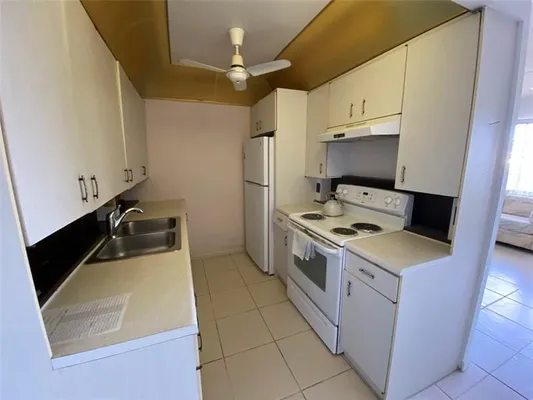 Property Slideshow image 3 of 49 | 4047 cambridge c # 4047, Deerfield Beach, FL, 33442