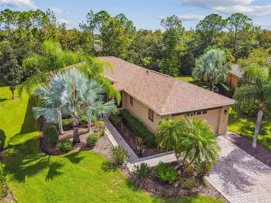 Property Slideshow image 2 of 60 | 107 los gatos pl, Poinciana, FL, 34759