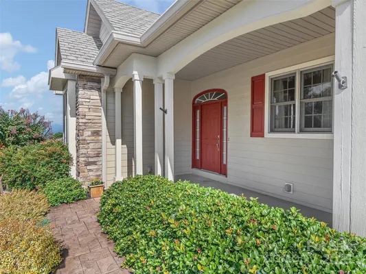 Property Slideshow image 2 of 35 | 54 deep valley ln, Hendersonville, NC, 28791