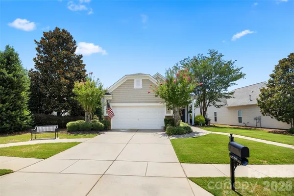Property Slideshow image 3 of 38 | 7410 carolina jessamine ct, Fort Mill, SC, 29707