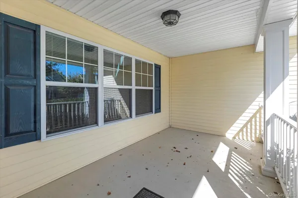 Property Slideshow image 2 of 34 | 67 stoneleigh dr, Riverhead, NY, 11901