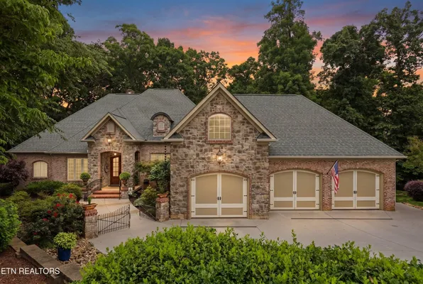 Property Slideshow image 2 of 60 | 212 okema trce, Loudon, TN, 37774
