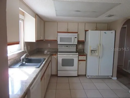 Property Slideshow image 2 of 30 | 17965 se 102nd ter, Summerfield, FL, 34491