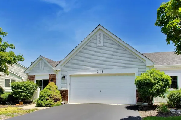 Property Slideshow image 2 of 43 | 21119 w braxton ln, Plainfield, IL, 60544