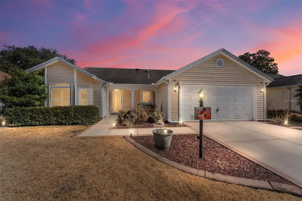 Property Slideshow image 2 of 61 | 1044 soledad way, Lady Lake, FL, 32159