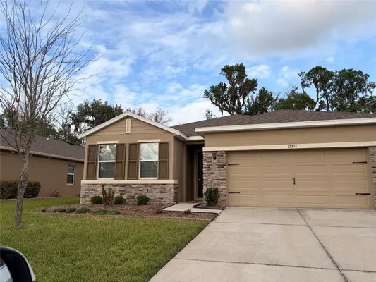 Property Slideshow image 2 of 24 | 12374 eastpointe dr, Dade City, FL, 33525