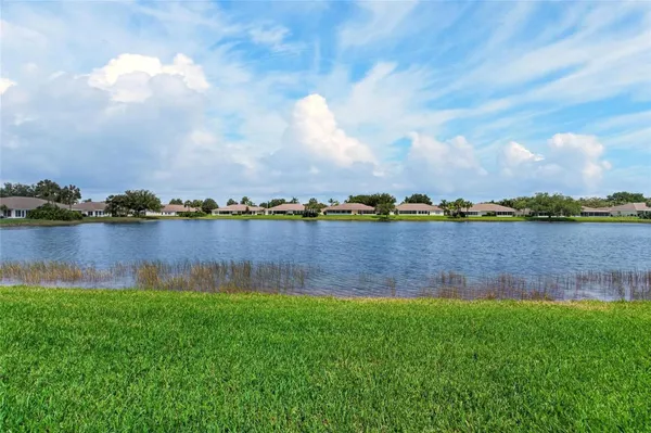 Property Slideshow image 2 of 66 | 2312 brookfield greens cir 61, Sun City Center, FL, 33573