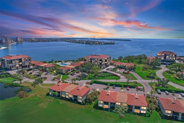 Property Slideshow image 3 of 13 | 6158 palma del mar blvd 604, St Petersburg, FL, 33715