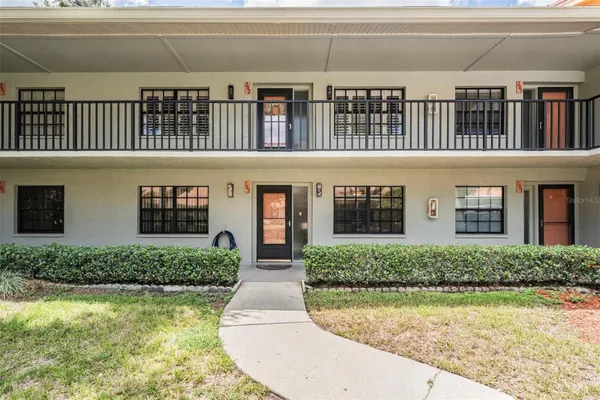 Property Slideshow image 2 of 35 | 2020 lakeview dr 102, Clearwater, FL, 33763
