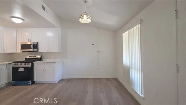Property Slideshow image 3 of 7 | 19364 avenue of the oaks, Newhall, CA, 91321