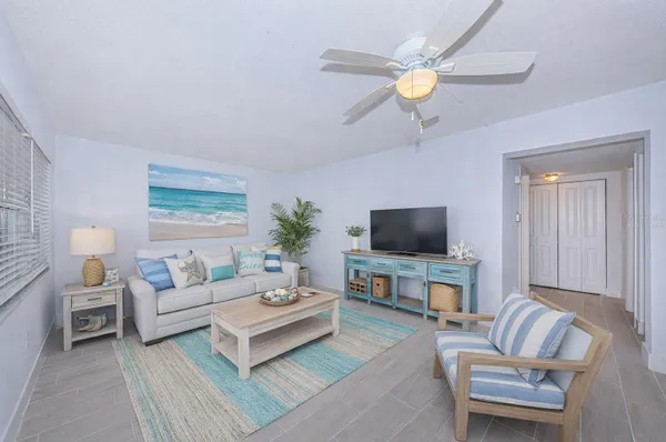 Property Slideshow image 3 of 58 | 4700 cove cir 110, St Petersburg, FL, 33708