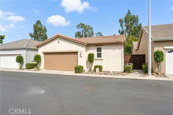 Property Slideshow image 3 of 54 | 270 cog hill ln, Hemet, CA, 92545