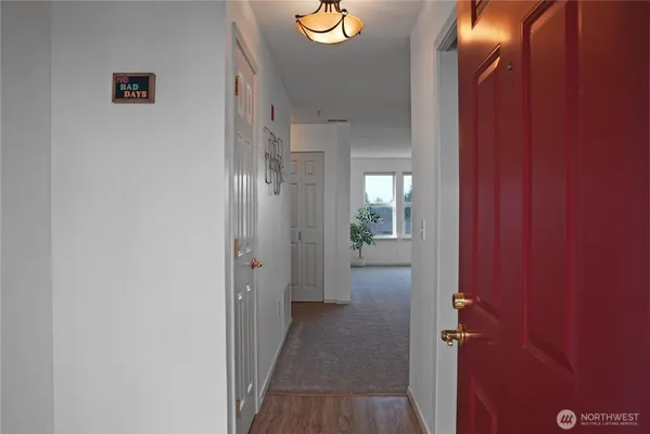 Property Slideshow image 3 of 40 | 22472 se highland cir # 2367, Issaquah, WA, 98029