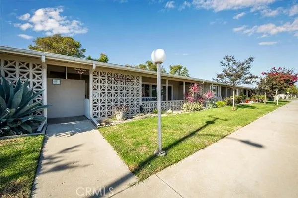 Property Slideshow image 3 of 45 | 1121 northwood rd, Seal Beach, CA, 90740