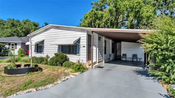 Property Slideshow image 2 of 41 | 4959 colonnades cir, Lakeland, FL, 33811