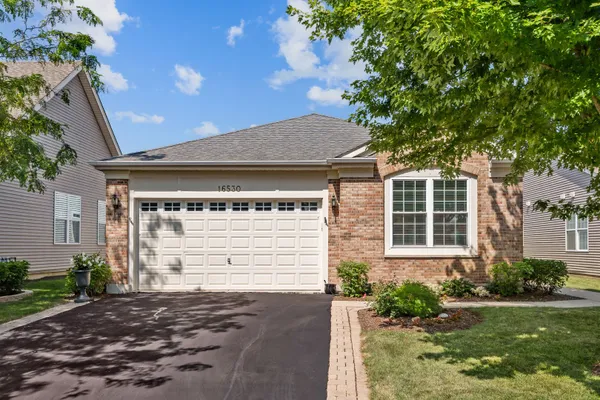 Property Slideshow image 2 of 35 | 16530 grandwood lake dr, Crest Hill, IL, 60403